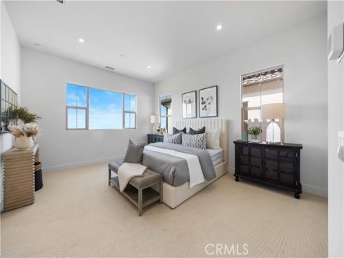 102 glydon , Irvine, CA