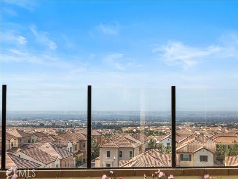 102 glydon , Irvine, CA