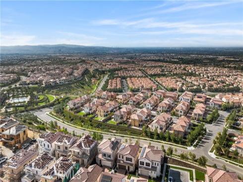 102 glydon , Irvine, CA