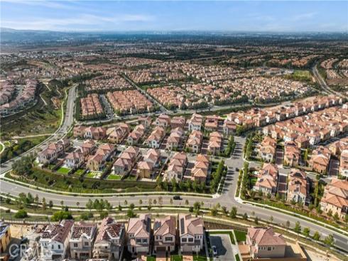 102 glydon , Irvine, CA