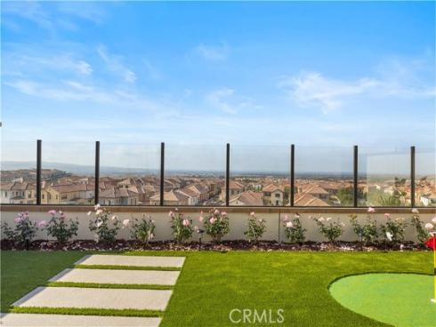 102 glydon , Irvine, CA