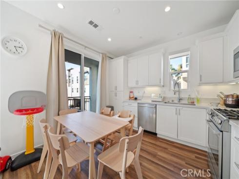 2318  Synergy  , Irvine, CA