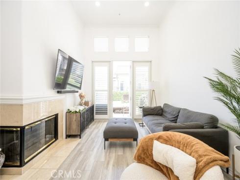 2233 Martin 411 , Irvine, CA