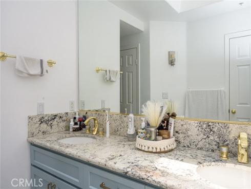 2233 Martin 411 , Irvine, CA