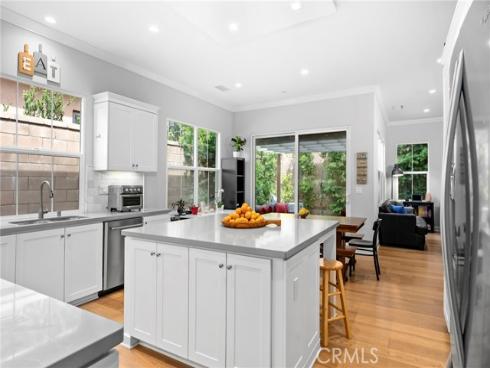 58 Tollson , Irvine, CA