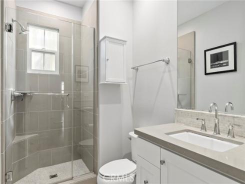 58 Tollson , Irvine, CA