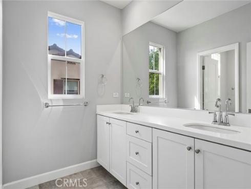 58 Tollson , Irvine, CA