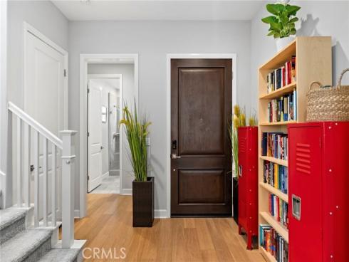 58 Tollson , Irvine, CA