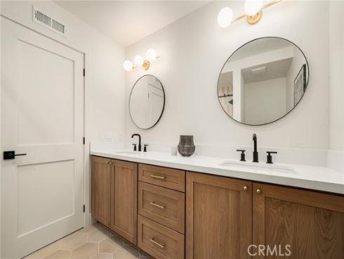 13 Lucero W , Irvine, CA