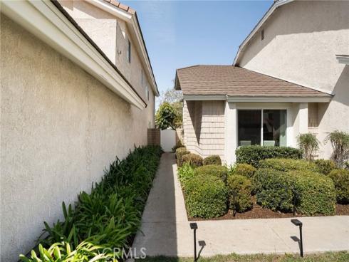 13 Lucero W , Irvine, CA