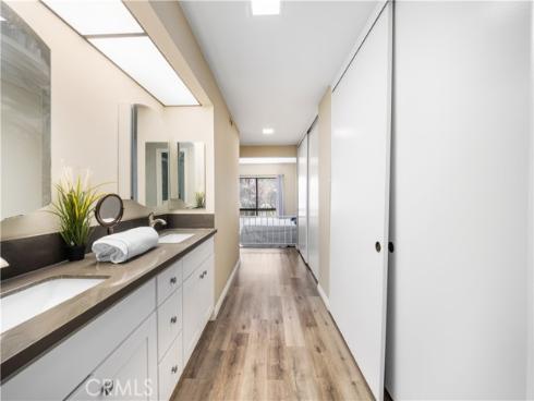 11 Palos 55 , Irvine, CA