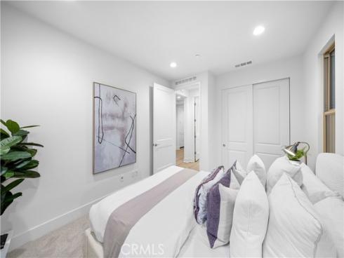 168  Somera  , Irvine, CA