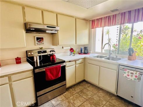 4 Camphor S , Irvine, CA