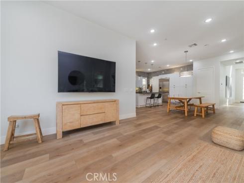 53 Lunar , Irvine, CA