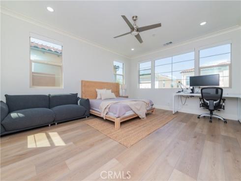 53 Lunar , Irvine, CA