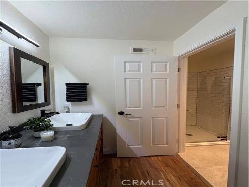 46 Echo 16 Run, Irvine, CA