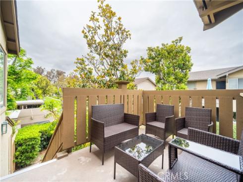 46 Echo 16 Run, Irvine, CA