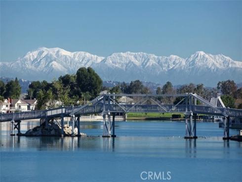 46 Echo 16 Run, Irvine, CA