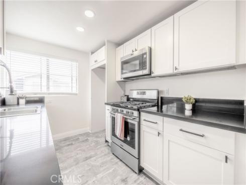 46 Echo 16 Run, Irvine, CA