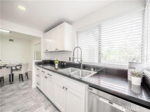 46 Echo 16 Run, Irvine, CA