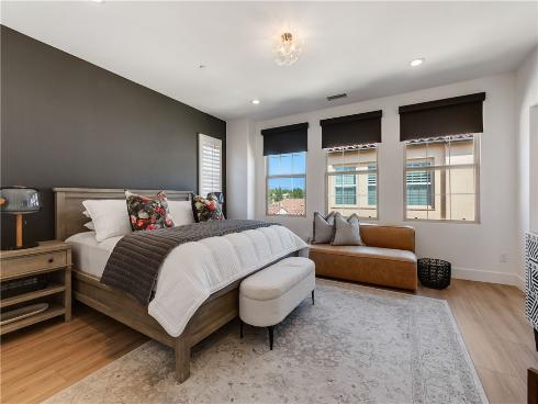 89 Kestrel , Irvine, CA