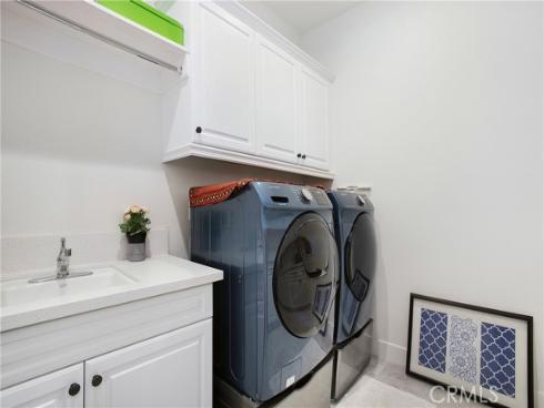 85  Spacial  , Irvine, CA