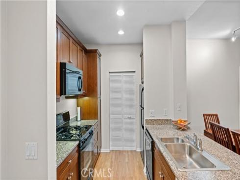 2123 Scholarship , Irvine, CA