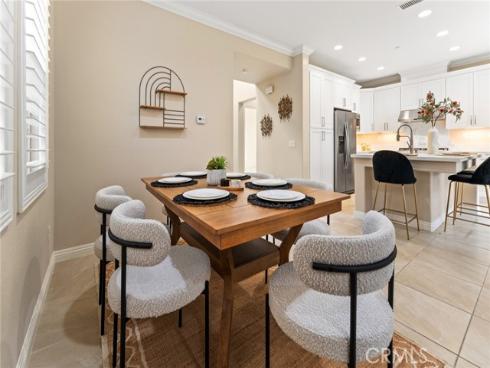 126 Yellow Pine , Irvine, CA