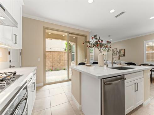 126 Yellow Pine , Irvine, CA