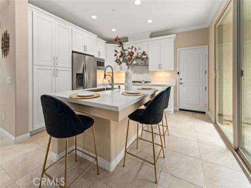 126 Yellow Pine , Irvine, CA