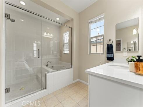 126 Yellow Pine , Irvine, CA