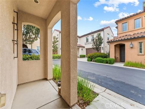 126 Yellow Pine , Irvine, CA