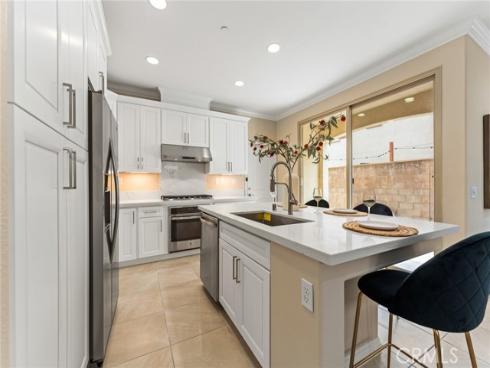 126 Yellow Pine , Irvine, CA