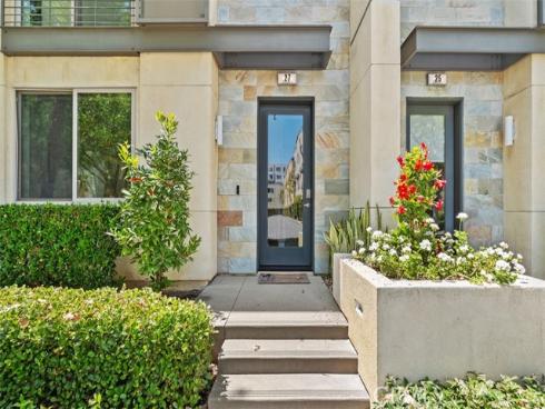 27 Delancy , Irvine, CA