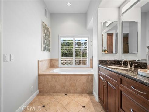 26 Lakefront 76 , Irvine, CA