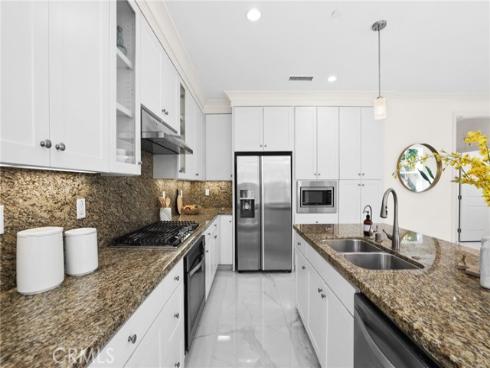 84 Plum Feather , Irvine, CA