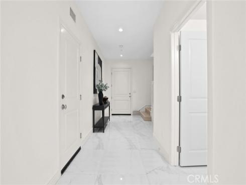 84 Plum Feather , Irvine, CA