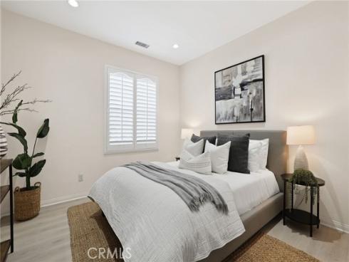 84 Plum Feather , Irvine, CA