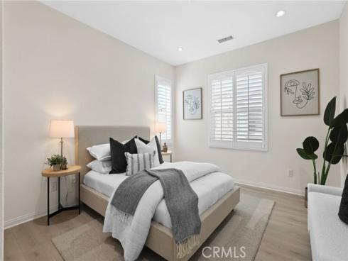 84 Plum Feather , Irvine, CA