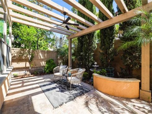 84 Plum Feather , Irvine, CA