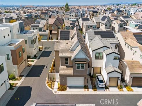 125 Bosal , Irvine, CA