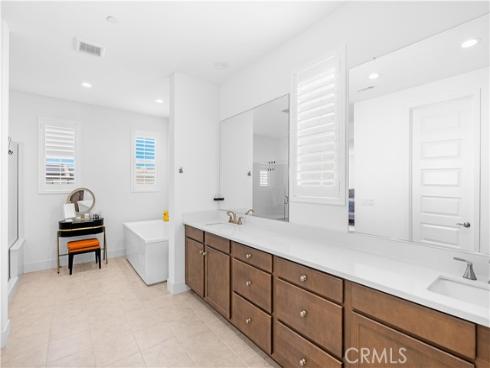 125 Bosal , Irvine, CA