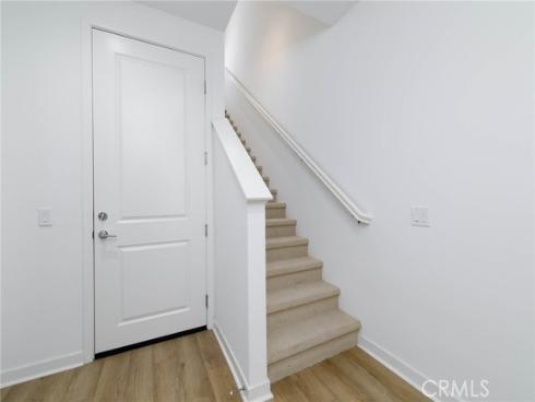 1075  Cadence  , Irvine, CA