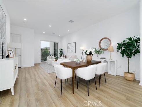 1075  Cadence  , Irvine, CA