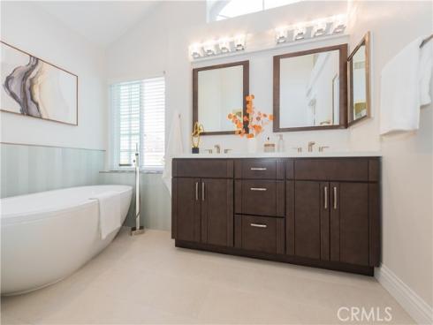 10 Pesaro , Irvine, CA