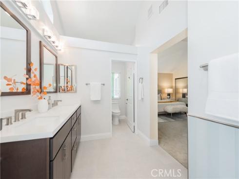 10 Pesaro , Irvine, CA