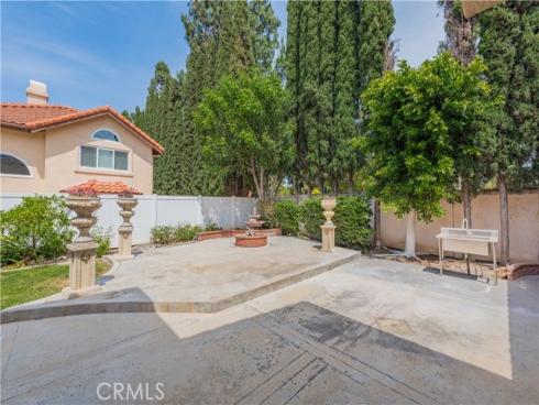 10 Pesaro , Irvine, CA