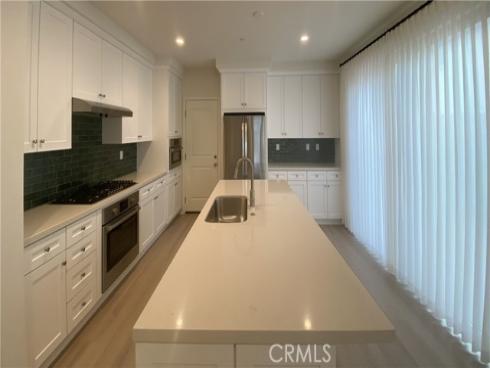 110  Sunnyside  , Irvine, CA