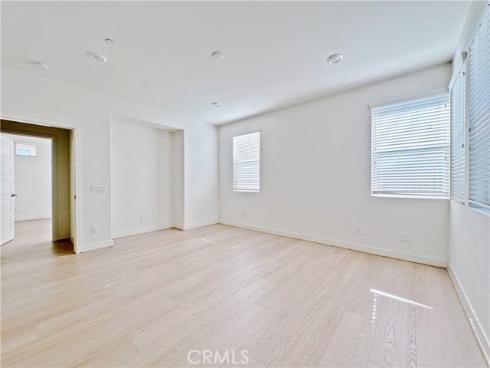 229 Radial , Irvine, CA