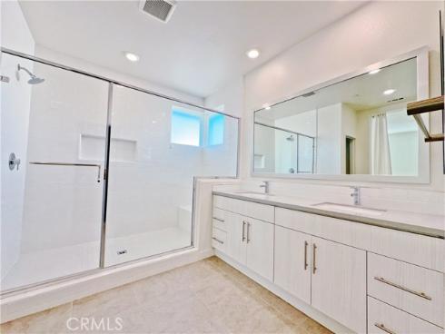 229 Radial , Irvine, CA